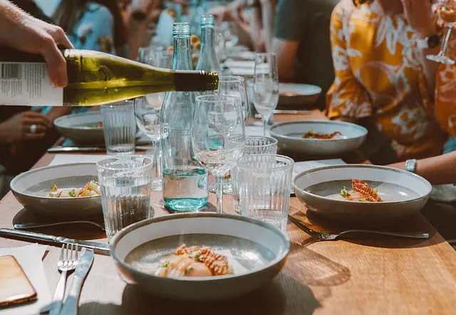 Cómo Maridar Comida Española y Vino: Consejos Prácticos