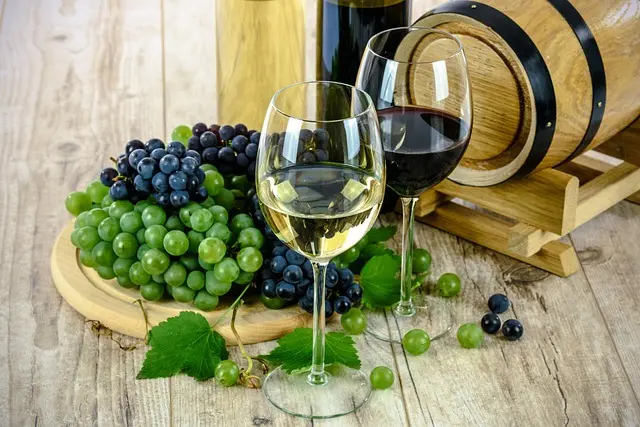 Cómo Maridar Vinos Españoles con Platos Típicos