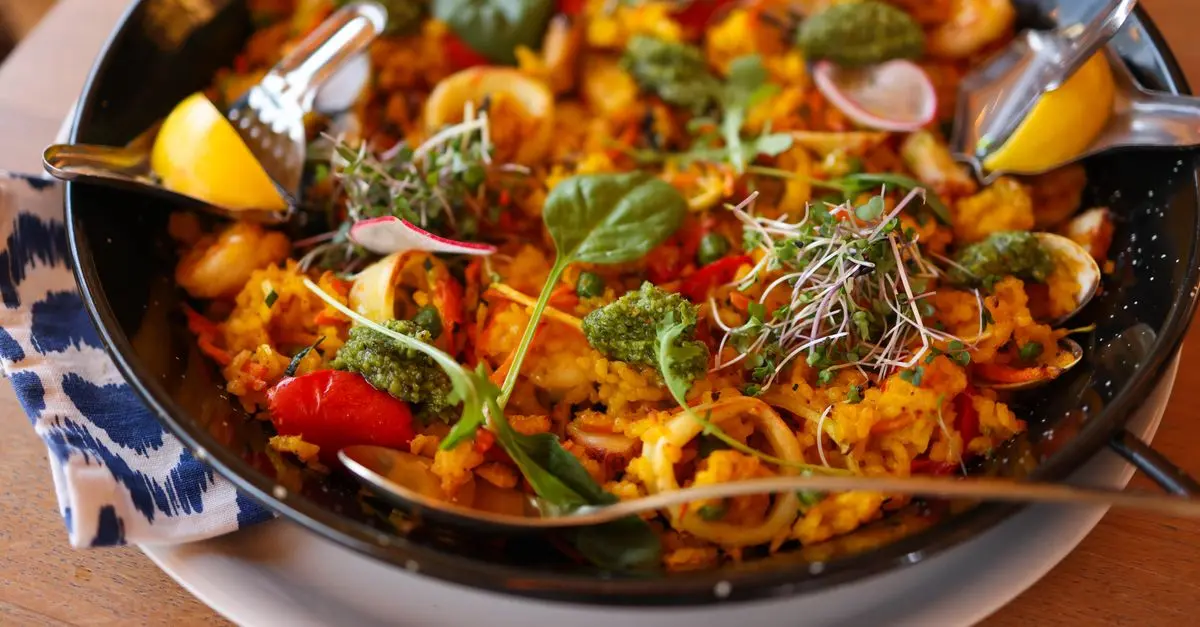 La Historia de la Paella: Tradición Valenciana
