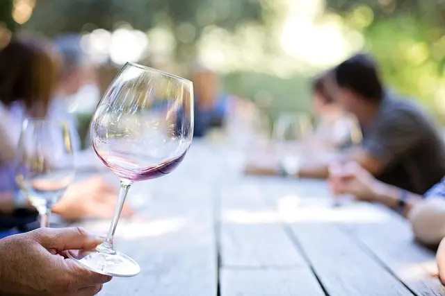 Cómo Maridar Comida Española y Vino: Guía Práctica