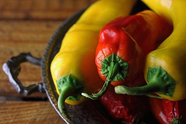 10 Ingredientes Clave para Realzar tus Platos Españoles